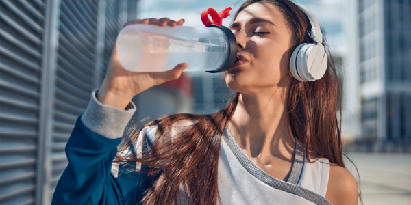 ©наталья хоменко via Canva.com 5 Simple Habits to Support Your Weight Loss Goals